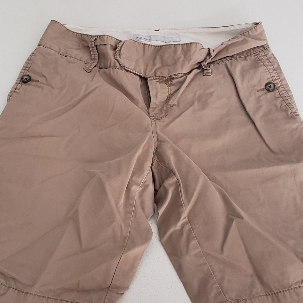 Old Navy Women's Bermuda shorts size 6